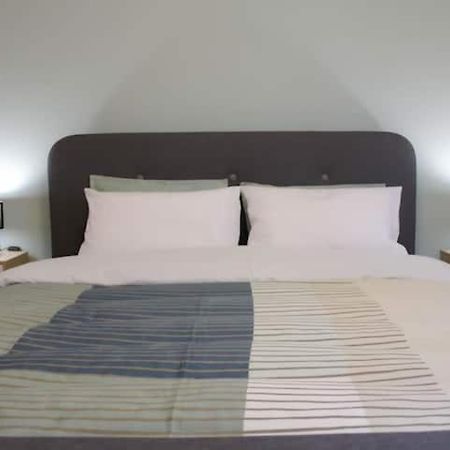 Cozy Modern Apartment อิโออันนินา ภายนอก รูปภาพ