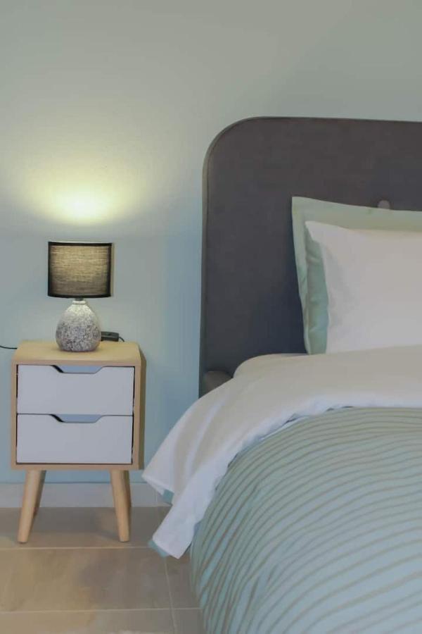 Cozy Modern Apartment อิโออันนินา ภายนอก รูปภาพ